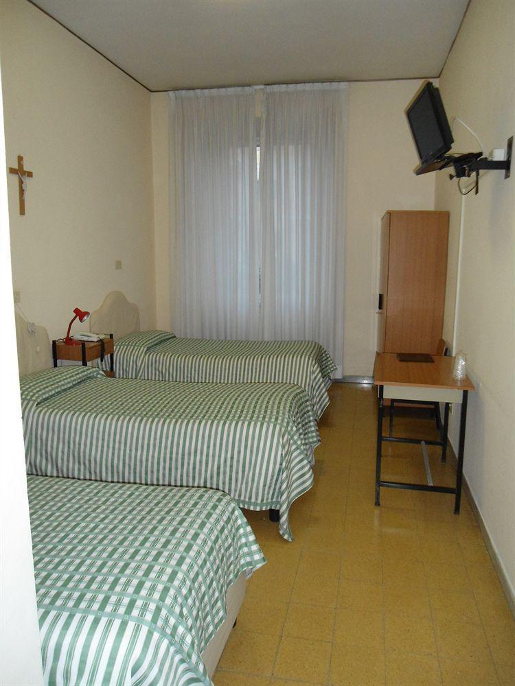 Ostello Villa Monte Mario Rom Exterior foto