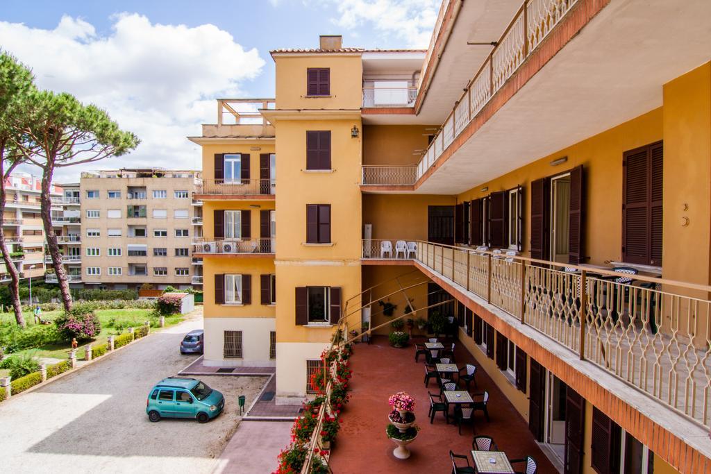 Ostello Villa Monte Mario Rom Exterior foto