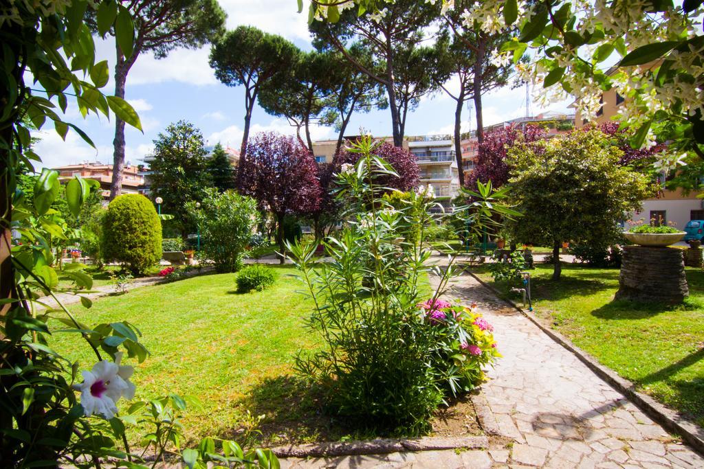 Ostello Villa Monte Mario Rom Exterior foto