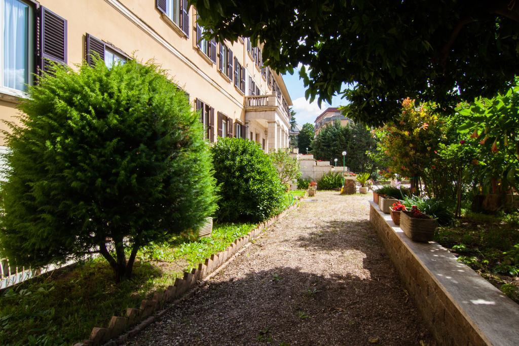 Ostello Villa Monte Mario Rom Exterior foto