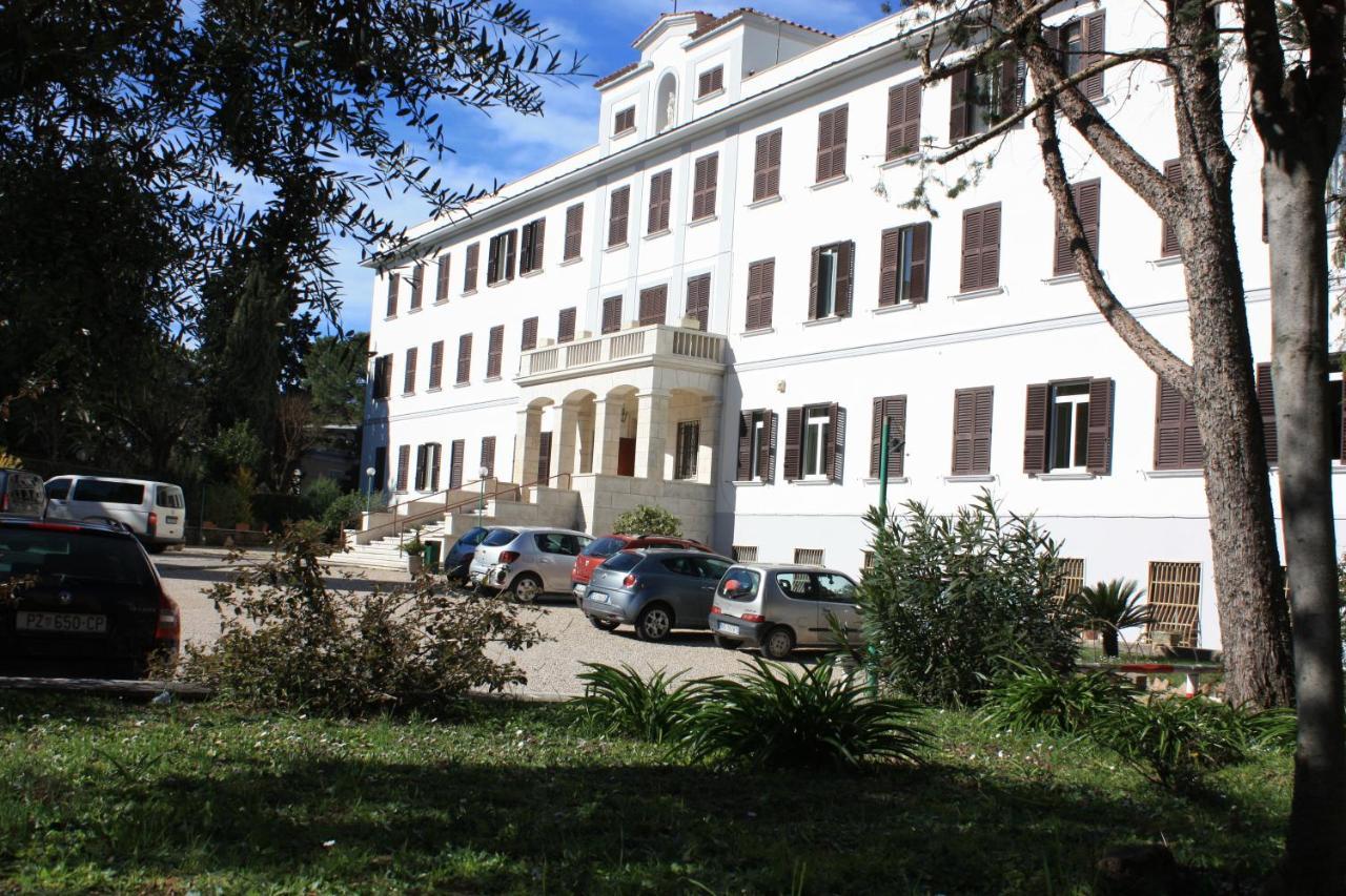 Ostello Villa Monte Mario Rom Exterior foto