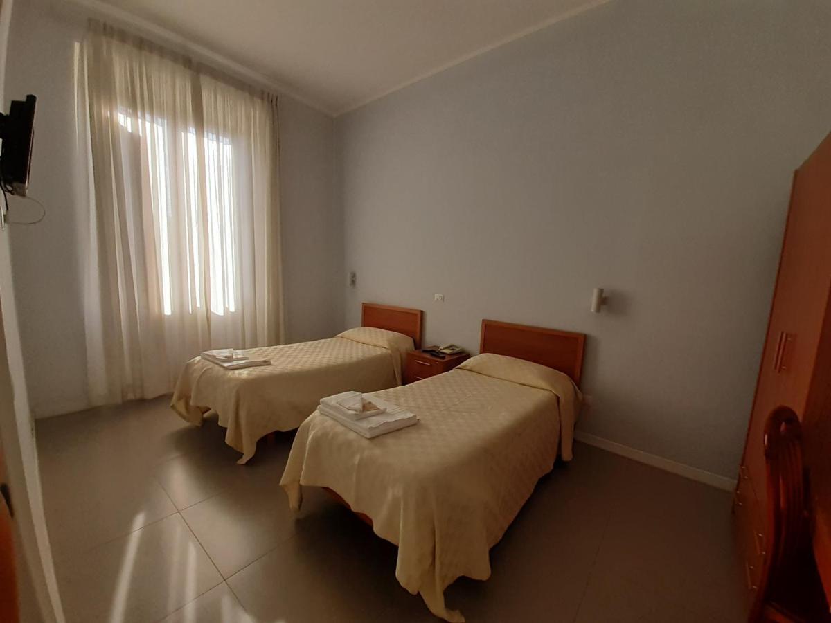Ostello Villa Monte Mario Rom Exterior foto